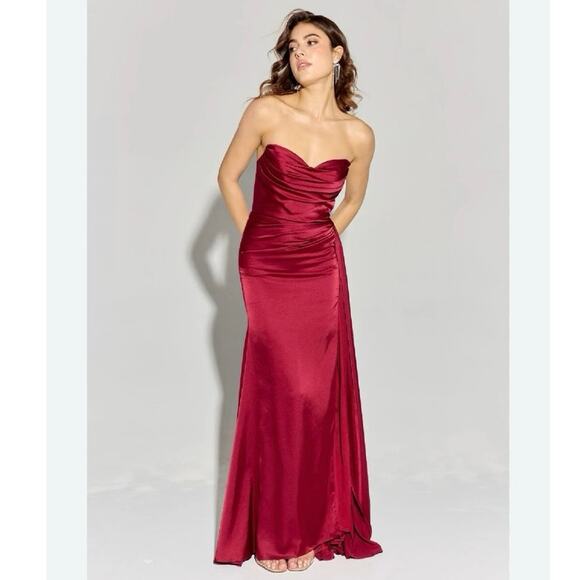 Xscape Red Satin Embellished Mermaid Evening Gown Size 10 Hoco Homecoming Prom - Picture 12 of 15